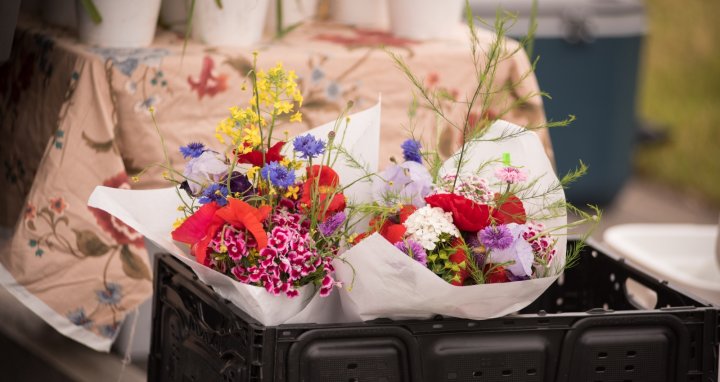 flower bouquets from Lee's One Fortune Farm