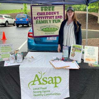 ASAP intern Kelsie Rothwell at Weaverville Tailgate Market