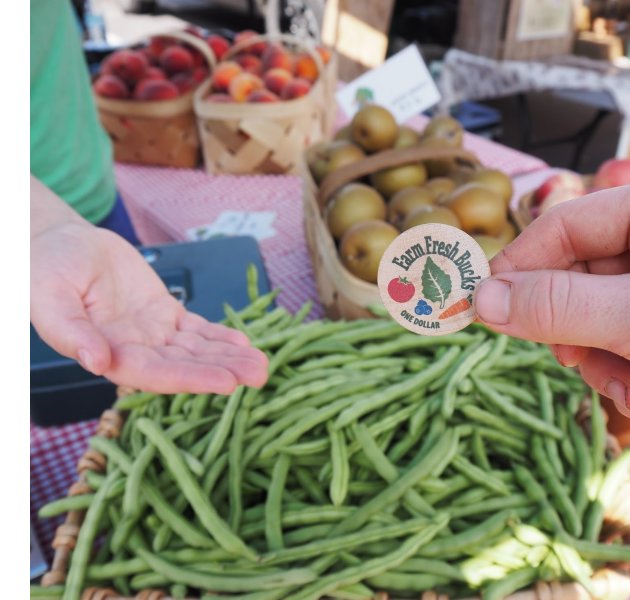 Using Double SNAP tokens at a farmers market.